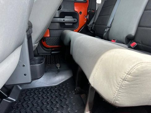 Used 2009 Jeep Wrangler Unlimited X AWD/4WD image 18