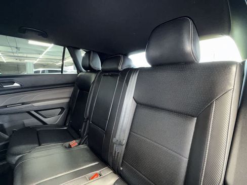 Used 2023 Volkswagen Atlas Cross Sport SE FWD image 23
