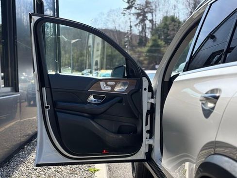 Used 2025 Mercedes-Benz GLE 350 4MATIC image 18