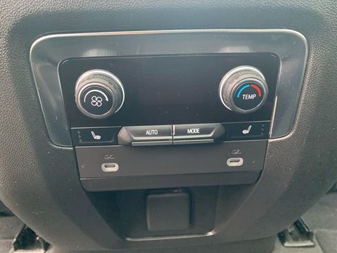 Certified 2024 Chevrolet Suburban High Country AWD/4WD image 18