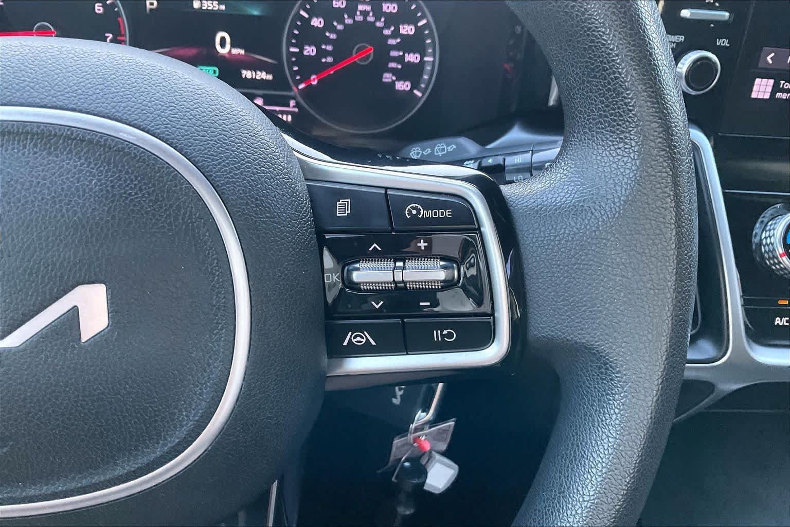 Used 2022 Kia Sorento LX AWD/4WD image 24