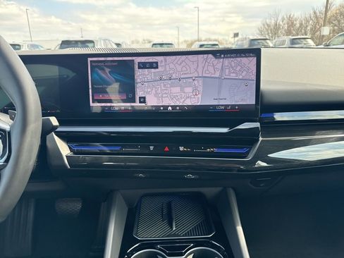 Used 2024 BMW 530i image 16