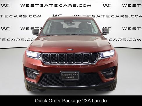 Used 2023 Jeep Grand Cherokee Laredo w/ Trailer Tow Prep Group (B) AWD/4WD image 2