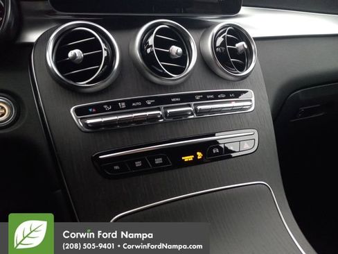 Used 2022 Mercedes-Benz GLC 300 4MATIC image 17
