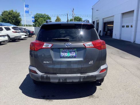 Used 2014 Toyota RAV4 LE AWD/4WD image 4