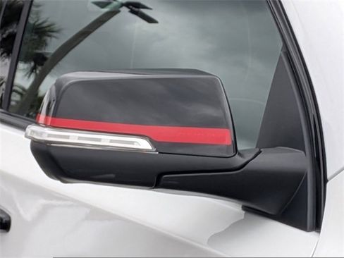 Used 2024 Chevrolet Traverse Premier w/ Redline Edition image 9