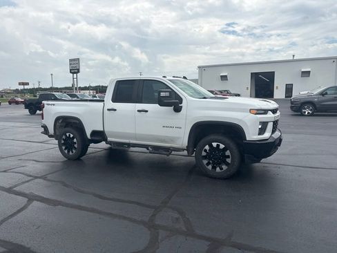 Used 2020 Chevrolet Silverado 2500 Custom w/ Custom Value Package AWD/4WD image 8