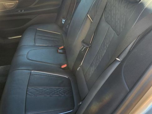 Used 2022 BMW 750i xDrive w/ M Sport Package image 20