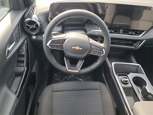 New 2026 Chevrolet Equinox LT image 10