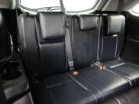 Used 2019 Toyota Highlander XLE AWD/4WD image 16