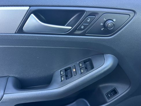 Used 2015 Volkswagen Jetta SE image 8