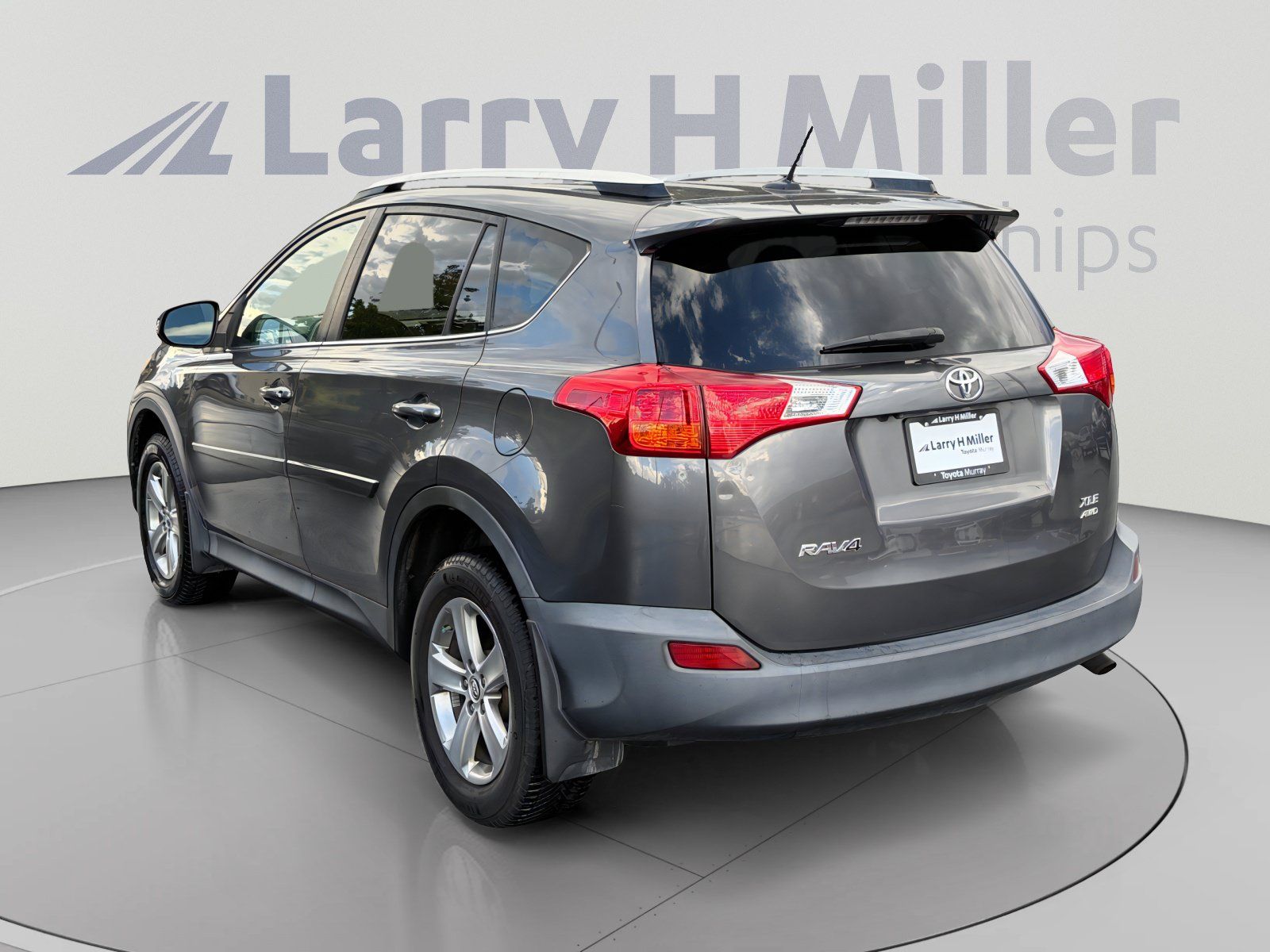 Used 2015 Toyota RAV4 XLE AWD/4WD image 3