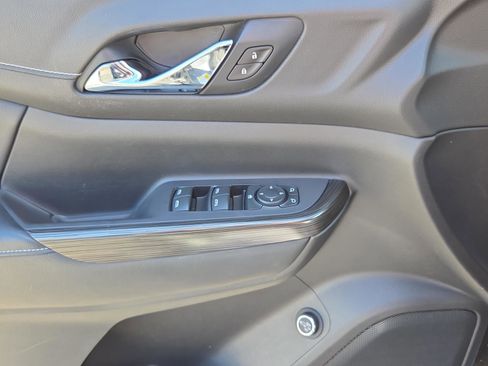 Used 2021 GMC Acadia SLT image 31