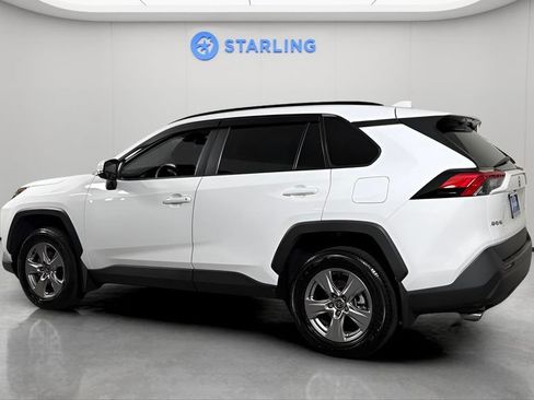 Used 2025 Toyota RAV4 XLE w/ Convenience Package FWD image 4