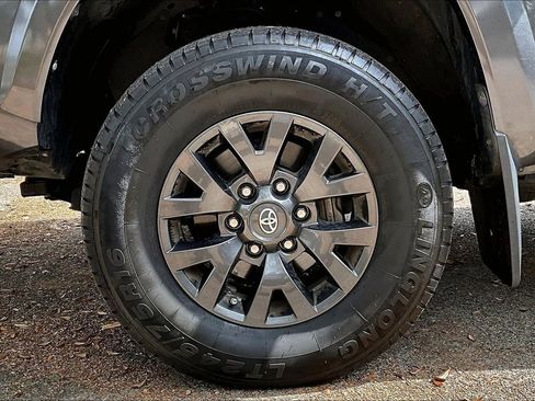 Used 2020 Toyota Tacoma SR5 image 34