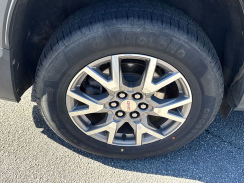 Used 2021 GMC Acadia SLT w/ Technology Package image 17