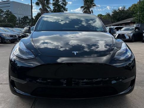 Used 2021 Tesla Model Y AWD image 2