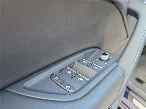 Used 2023 Audi Q5 2.0T Premium w/ Convenience Package image 10