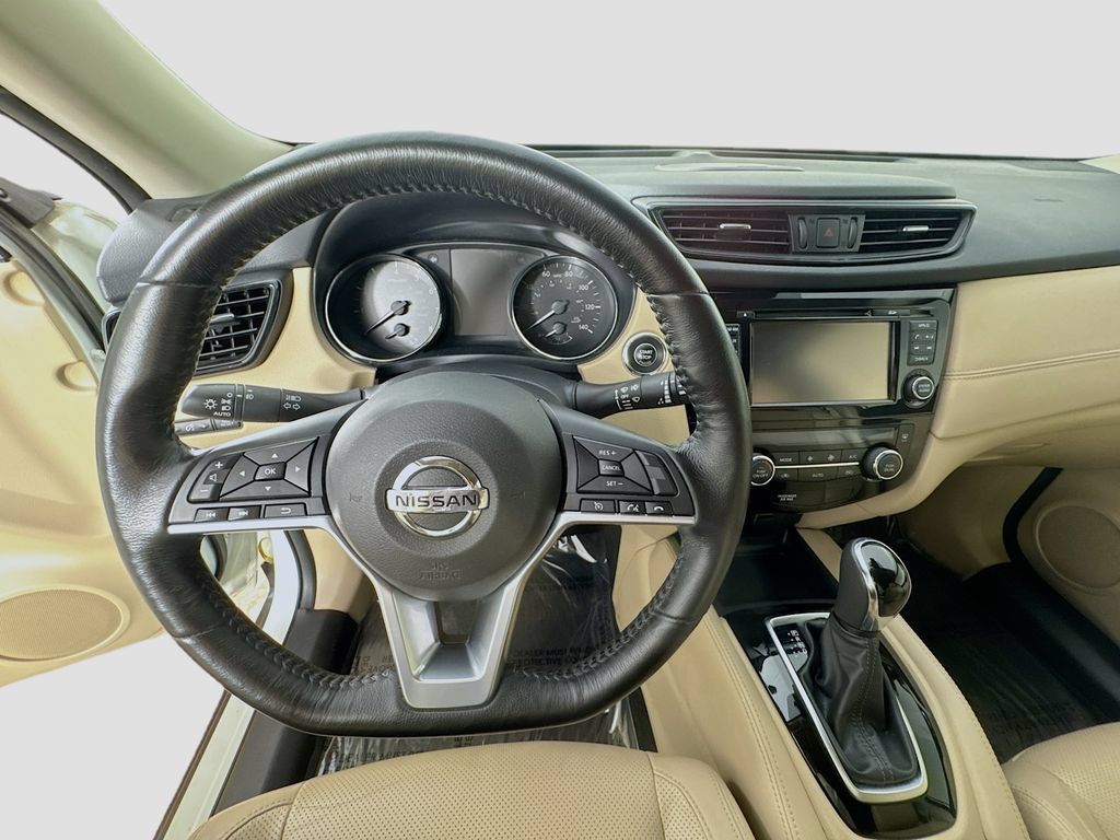 Used 2017 Nissan Rogue SL AWD/4WD image 13