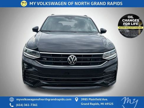 Used 2024 Volkswagen Tiguan SE R-Line AWD/4WD image 6