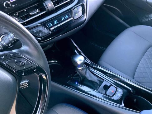 Used 2022 Toyota C-HR XLE image 15