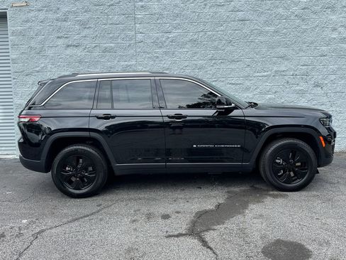 Used 2023 Jeep Grand Cherokee 4WD 4xe image 7