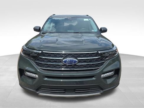 Certified 2023 Ford Explorer XLT w/ Equipment Group 202A AWD/4WD image 2