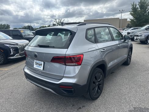 Used 2023 Volkswagen Taos S FWD image 4