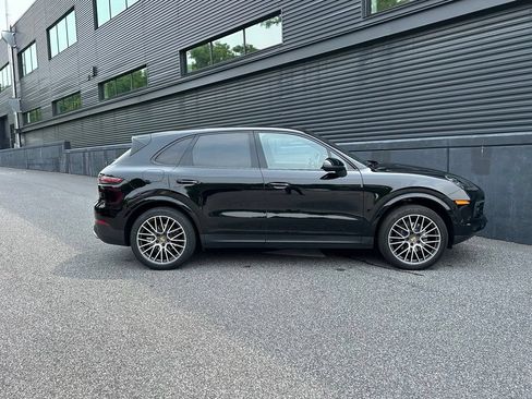 Certified 2020 Porsche Cayenne AWD/4WD image 11