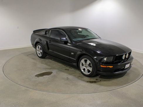 Used 2006 Ford Mustang GT image 8