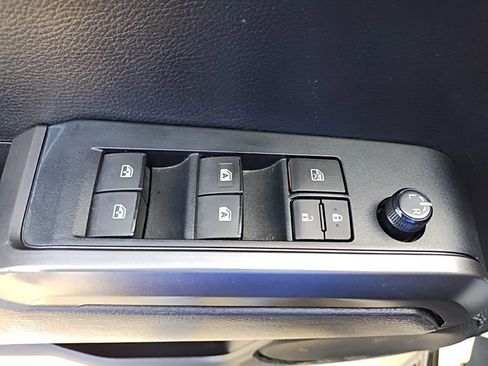 Used 2021 Toyota Tacoma TRD Sport w/ Technology Package image 20