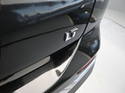 Used 2020 Chevrolet Equinox LT image 39