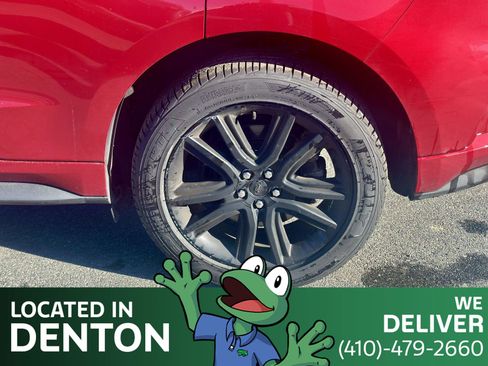 Used 2021 Ford Edge ST-Line w/ Class II Trailer Tow Package image 9