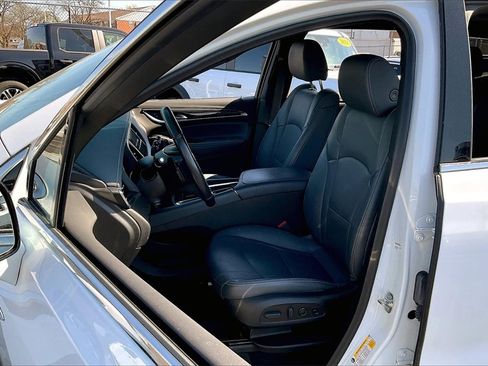 Used 2023 Buick Enclave Premium image 23