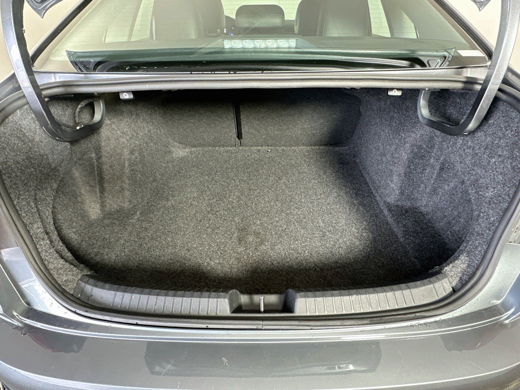 Used 2025 Volkswagen Jetta SE FWD image 27