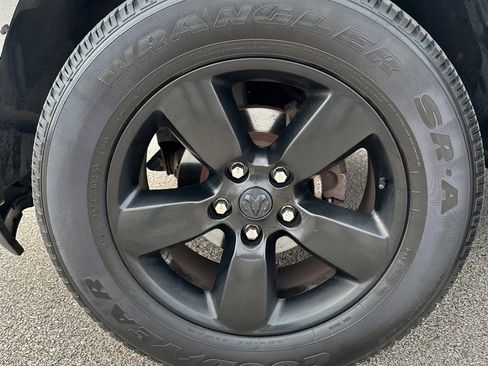 Used 2018 RAM 1500 SLT image 7