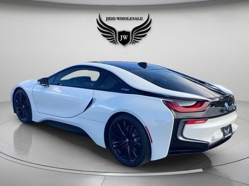 Used 2019 BMW i8 Coupe image 3