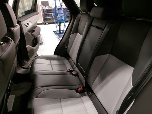 Used 2024 Land Rover Range Rover Velar Dynamic SE image 16