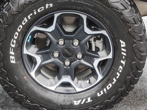 Used 2022 Jeep Wrangler Unlimited Rubicon 4xe w/ Steel Bumper Group image 8