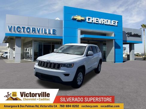 Used 2019 Jeep Grand Cherokee Laredo RWD image 1