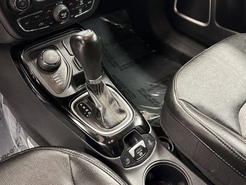 Used 2021 Jeep Compass Limited image 12