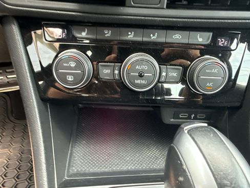 Used 2021 Volkswagen Jetta GLI FWD image 28