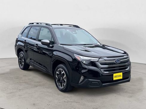 Certified 2025 Subaru Forester Premium AWD/4WD image 3