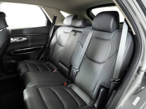 Used 2025 Genesis GV70 2.5T AWD/4WD image 22