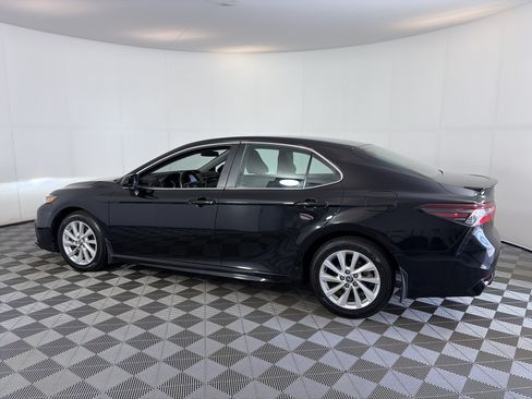 Used 2024 Toyota Camry SE FWD image 8