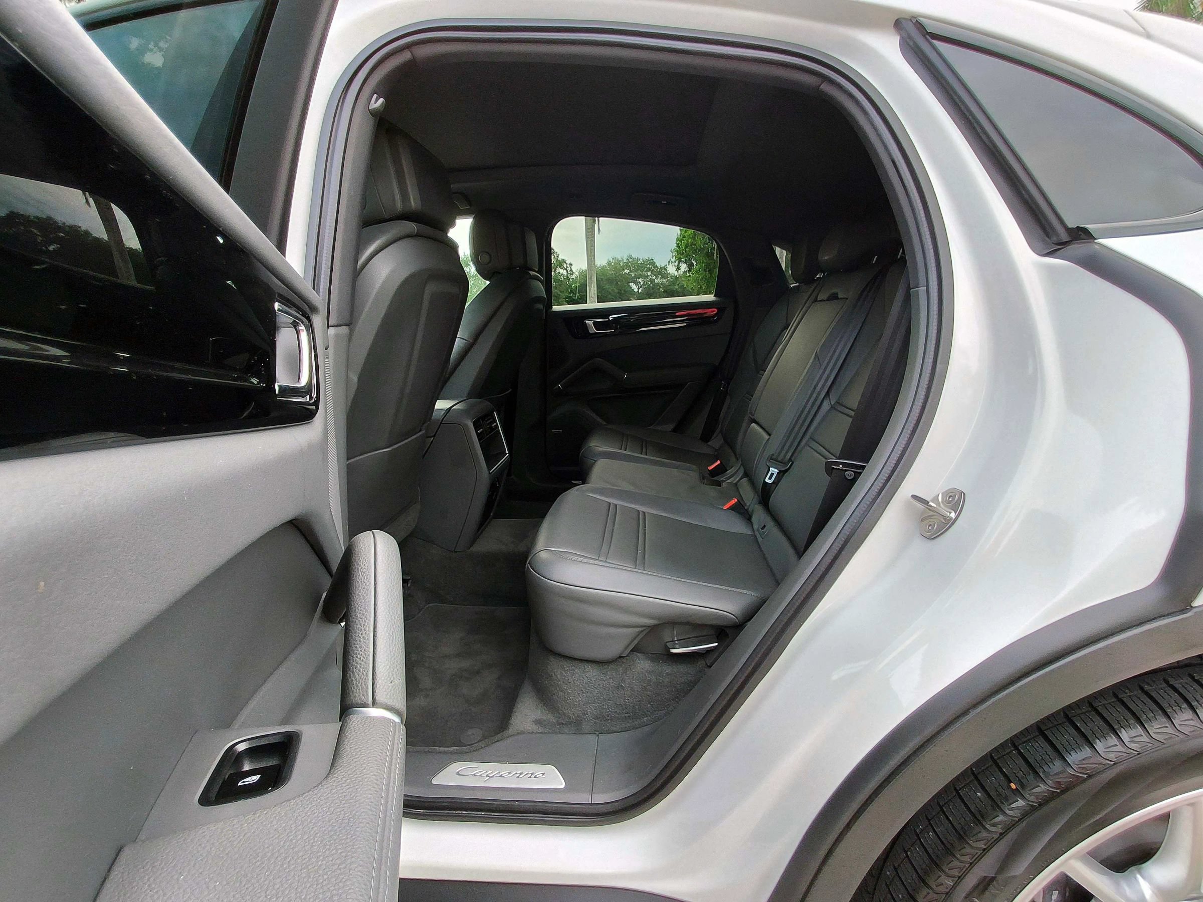 Used 2021 Porsche Cayenne Coupe AWD/4WD image 34