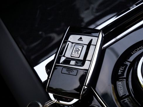 Used 2026 Rolls-Royce Cullinan Black Badge AWD/4WD image 33