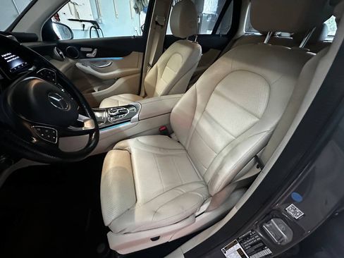 Used 2019 Mercedes-Benz GLC 300 4MATIC image 18
