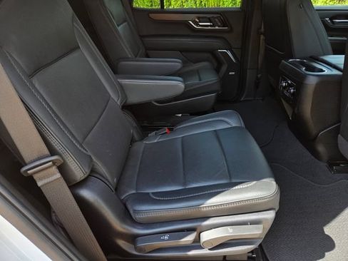 Used 2025 GMC Yukon Denali AWD/4WD image 40