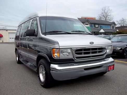 Used 2002 Ford E-150 and Econoline 150 image 4